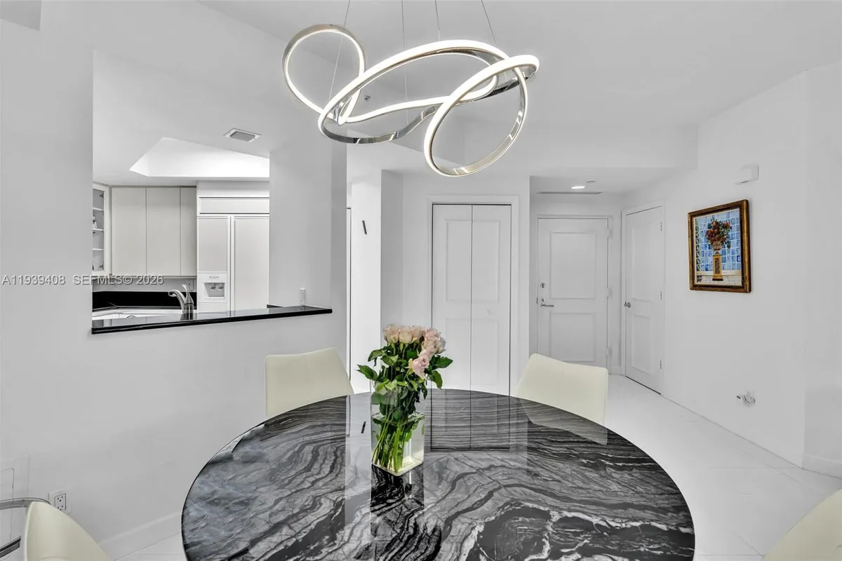 21050 Point Pl # 302, Aventura FL 33180