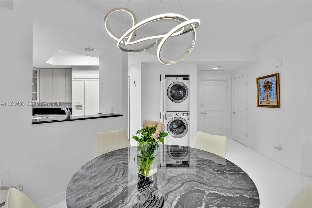 21050 Point Pl # 302, Aventura FL 33180