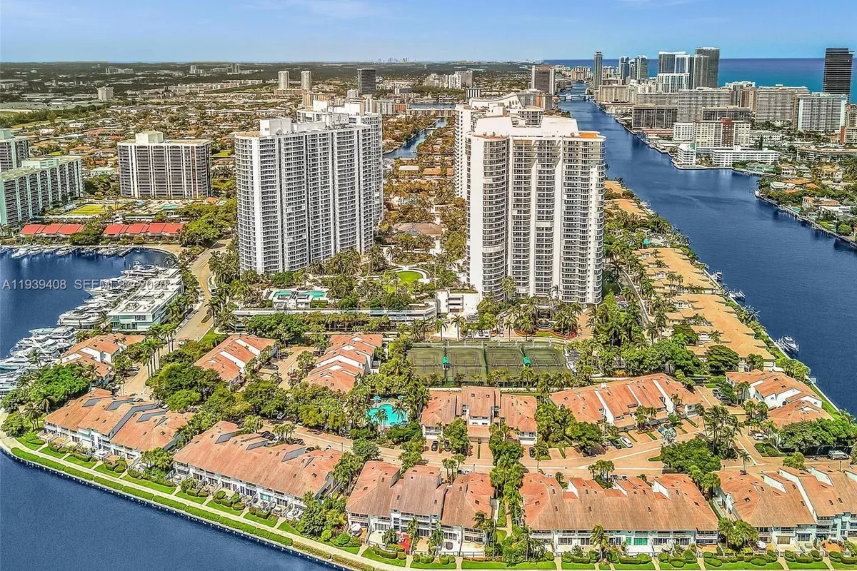 21050 Point Pl # 302, Aventura FL 33180