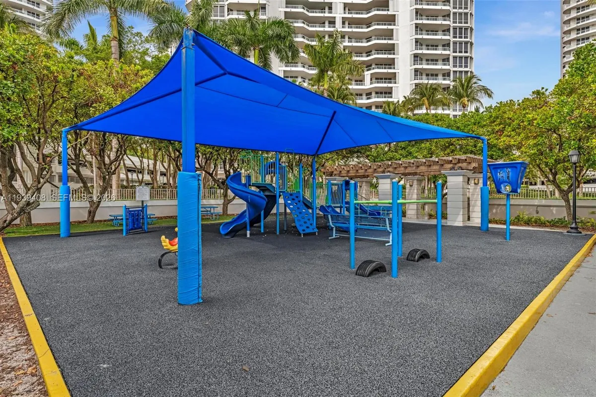 21050 Point Pl # 302, Aventura FL 33180