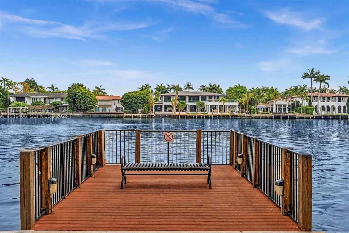 21050 Point Pl # 302, Aventura FL 33180