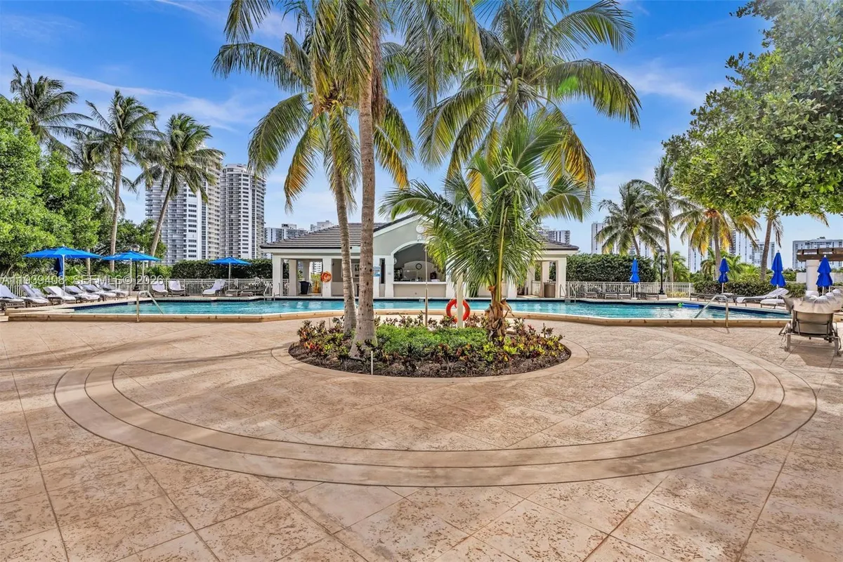 21050 Point Pl # 302, Aventura FL 33180