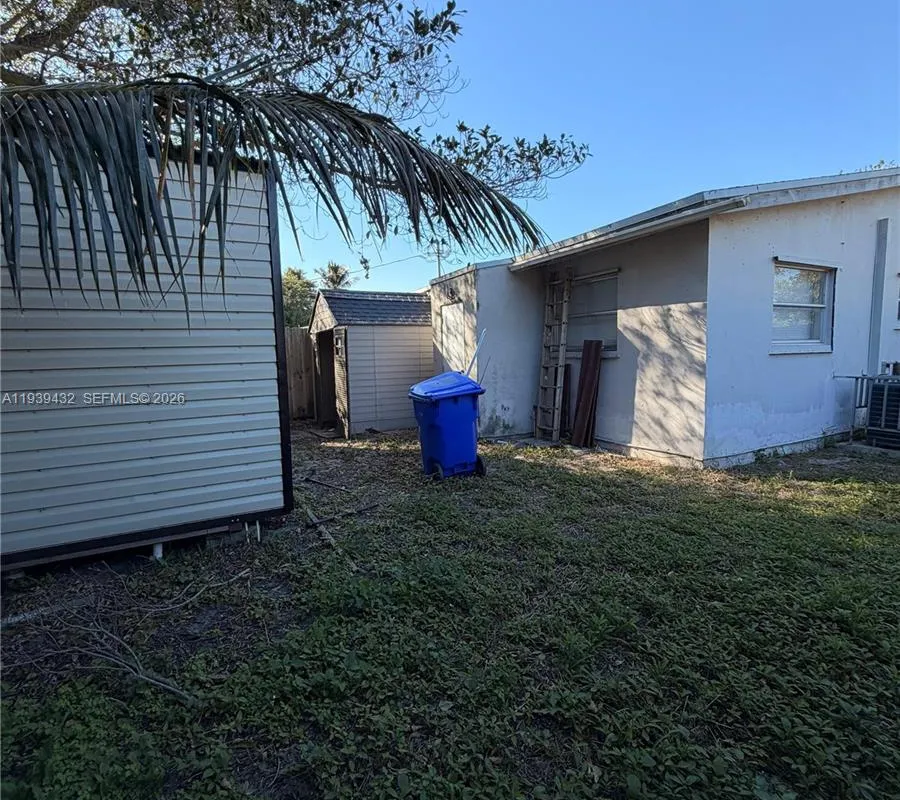 2920 NW 11th Pl, Fort Lauderdale FL 33311