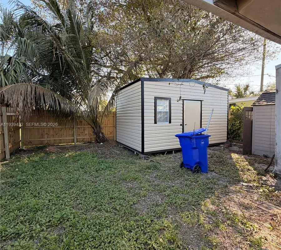 2920 NW 11th Pl, Fort Lauderdale FL 33311