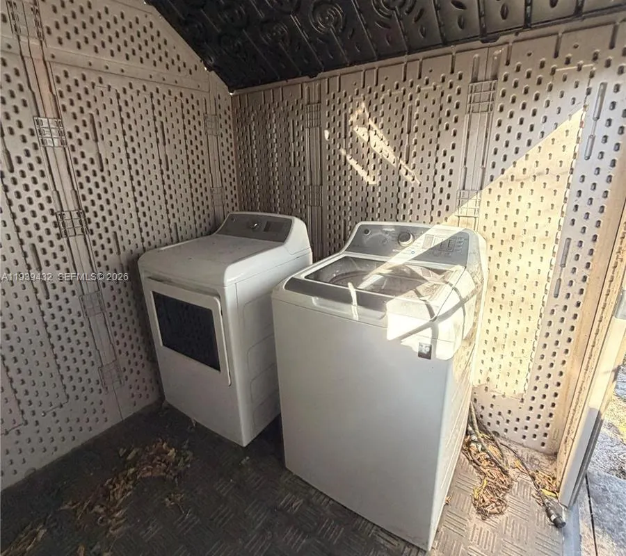 2920 NW 11th Pl, Fort Lauderdale FL 33311