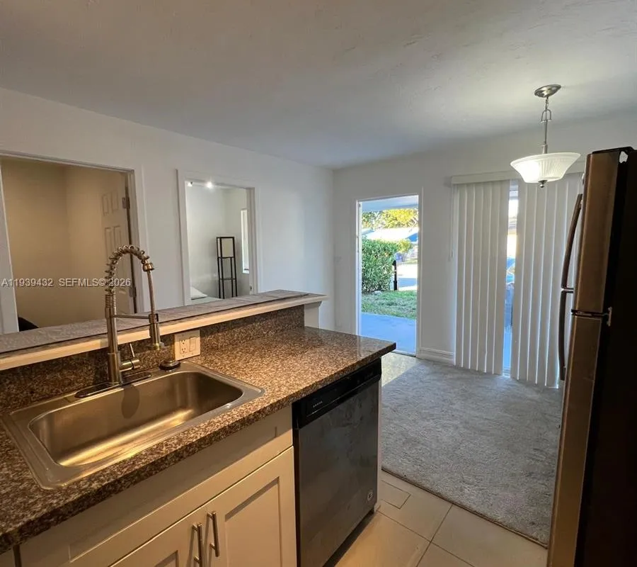 2920 NW 11th Pl, Fort Lauderdale FL 33311