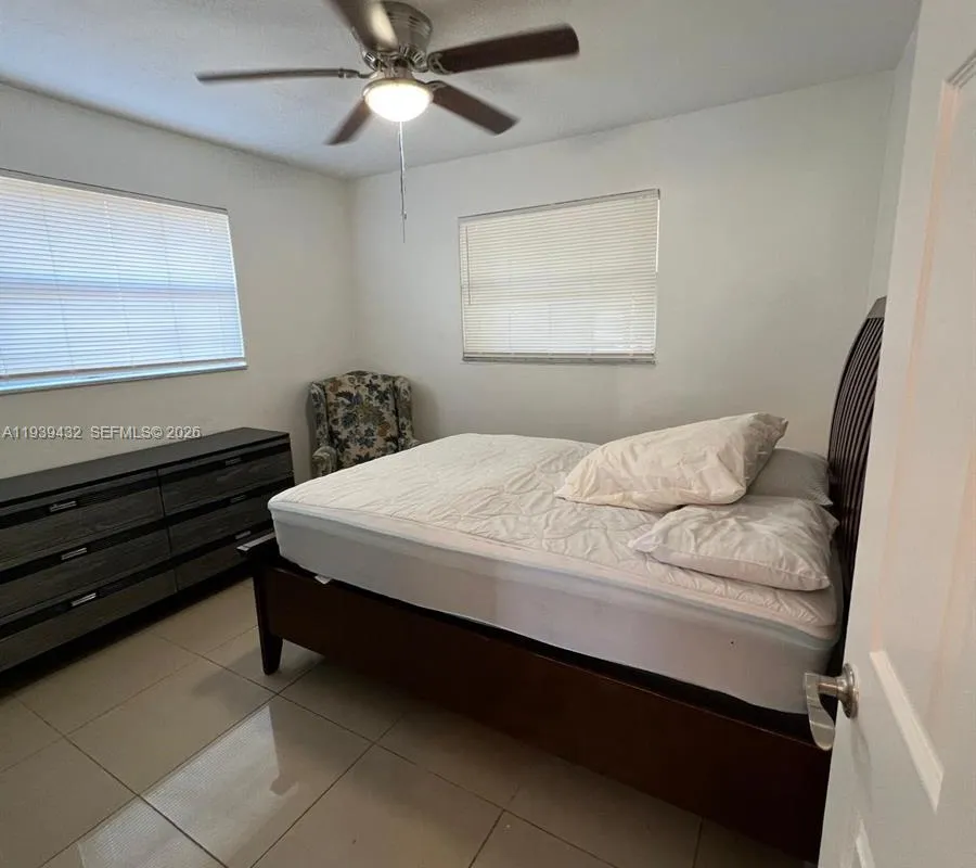 2920 NW 11th Pl, Fort Lauderdale FL 33311