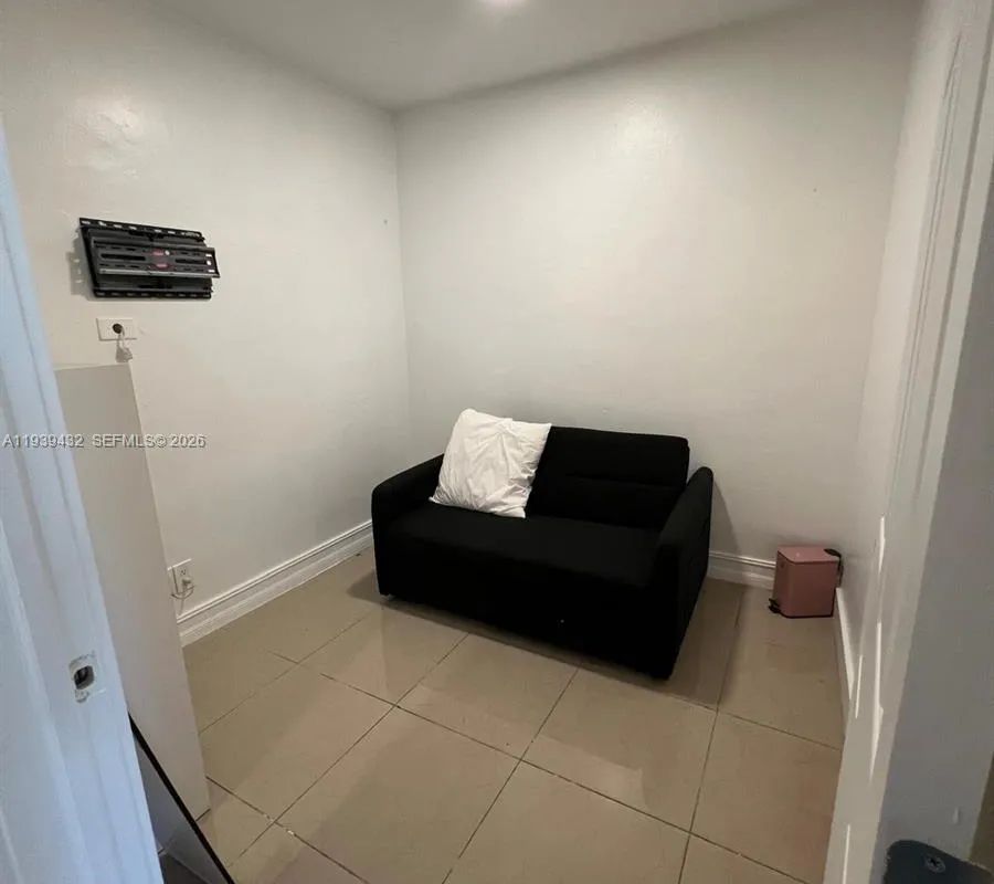 2920 NW 11th Pl, Fort Lauderdale FL 33311