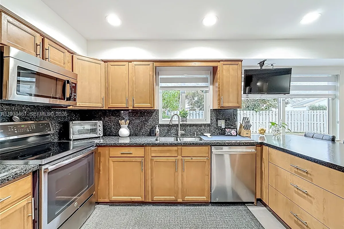 9530 SW 143rd Pl, Miami FL 33186