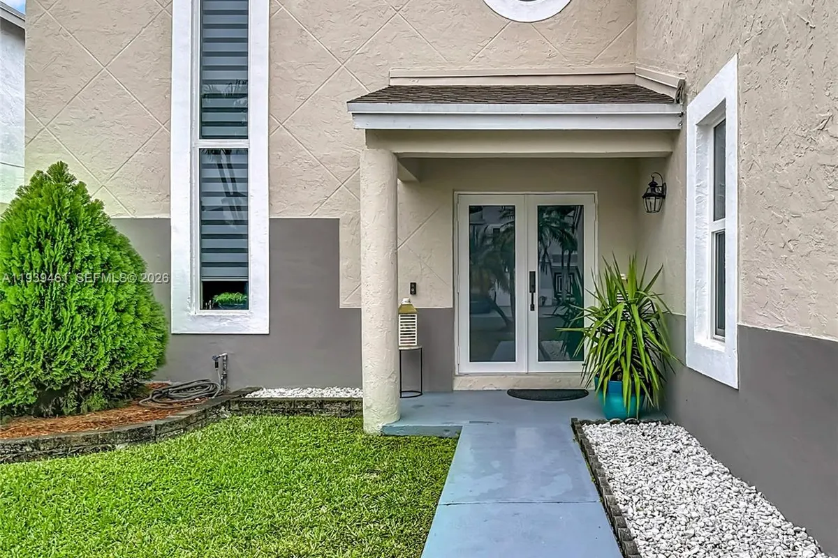 9530 SW 143rd Pl, Miami FL 33186