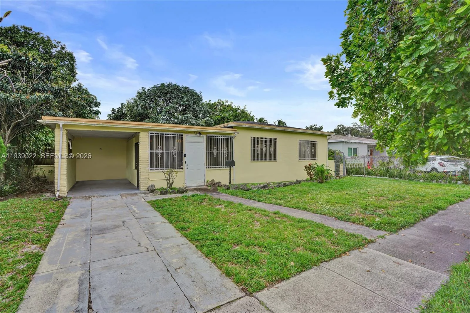 1050 NE 153rd Ter, North Miami Beach FL 33162