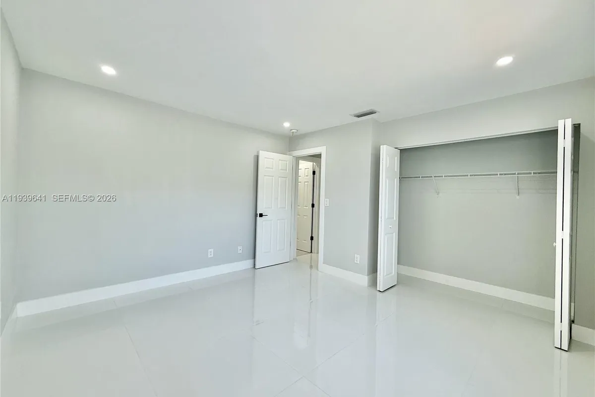 11240 SW 33rd Cir Pl, Miami FL 33165