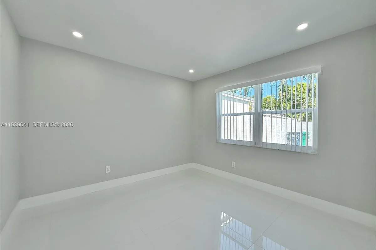 11240 SW 33rd Cir Pl, Miami FL 33165