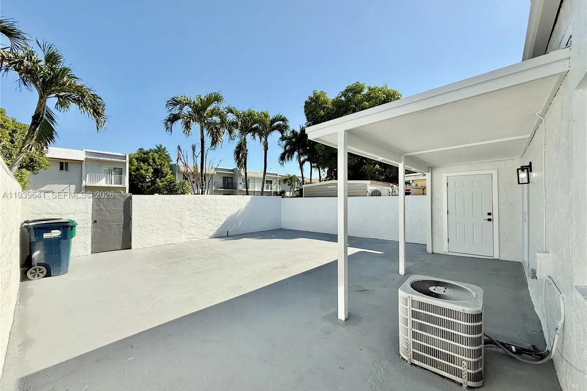 11240 SW 33rd Cir Pl, Miami FL 33165