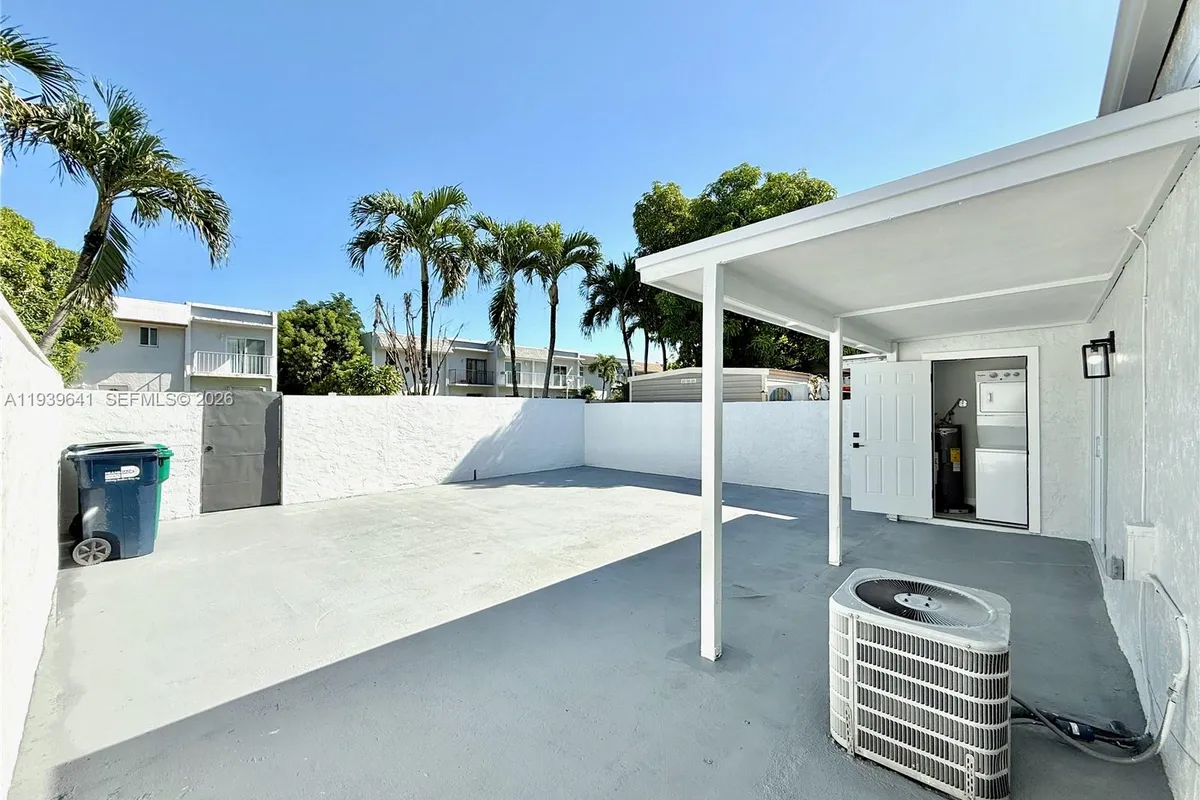 11240 SW 33rd Cir Pl, Miami FL 33165