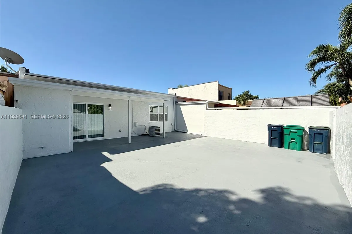 11240 SW 33rd Cir Pl, Miami FL 33165