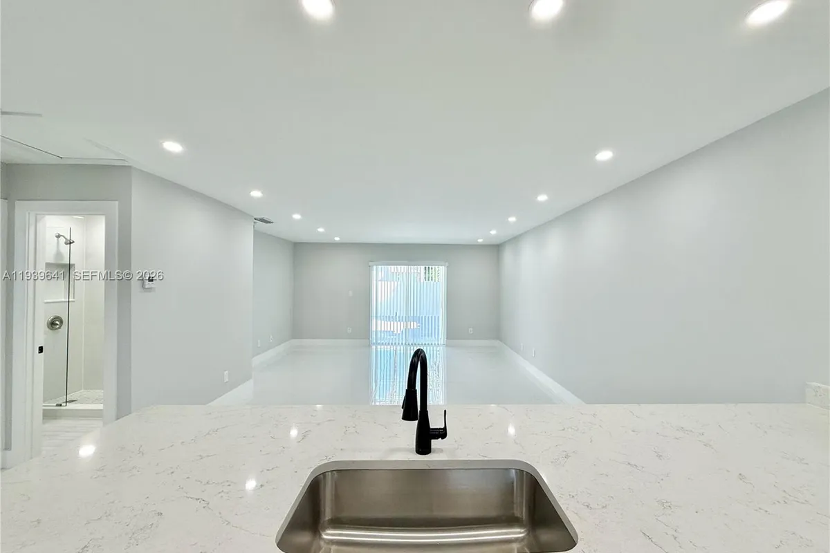 11240 SW 33rd Cir Pl, Miami FL 33165