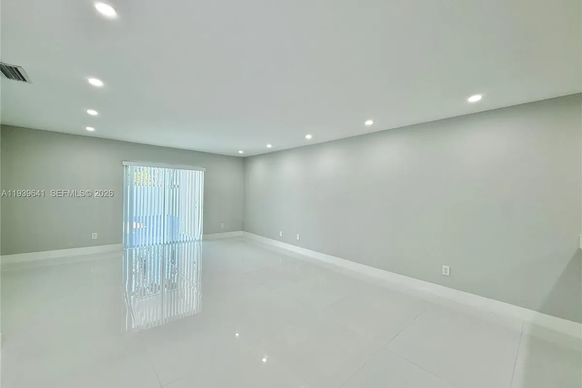 11240 SW 33rd Cir Pl, Miami FL 33165