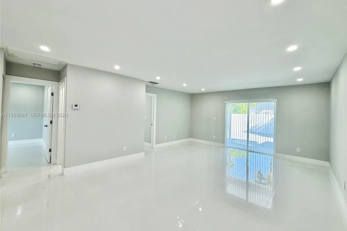 11240 SW 33rd Cir Pl, Miami FL 33165