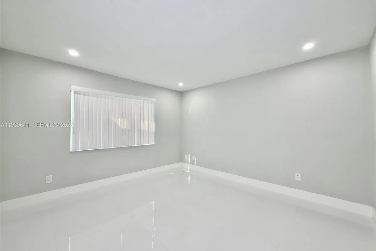 11240 SW 33rd Cir Pl, Miami FL 33165