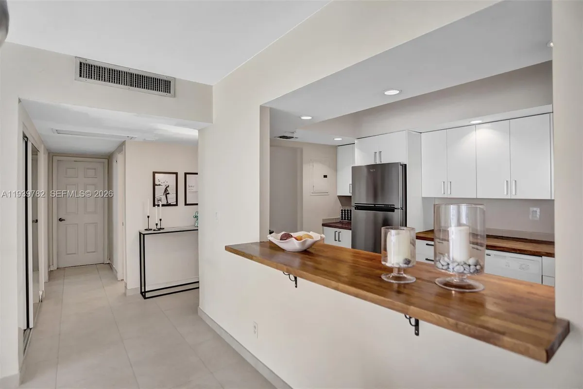 19390 Collins Ave # 302, Sunny Isles Beach FL 33160