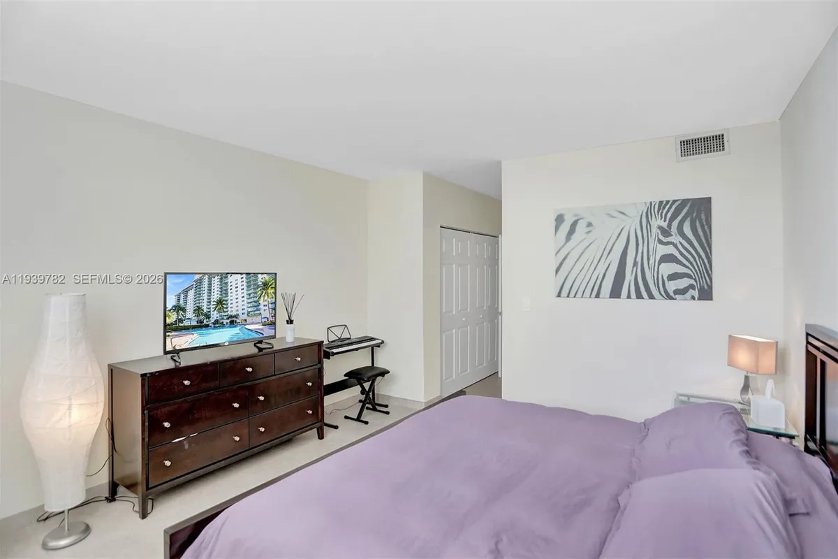 19390 Collins Ave # 302, Sunny Isles Beach FL 33160