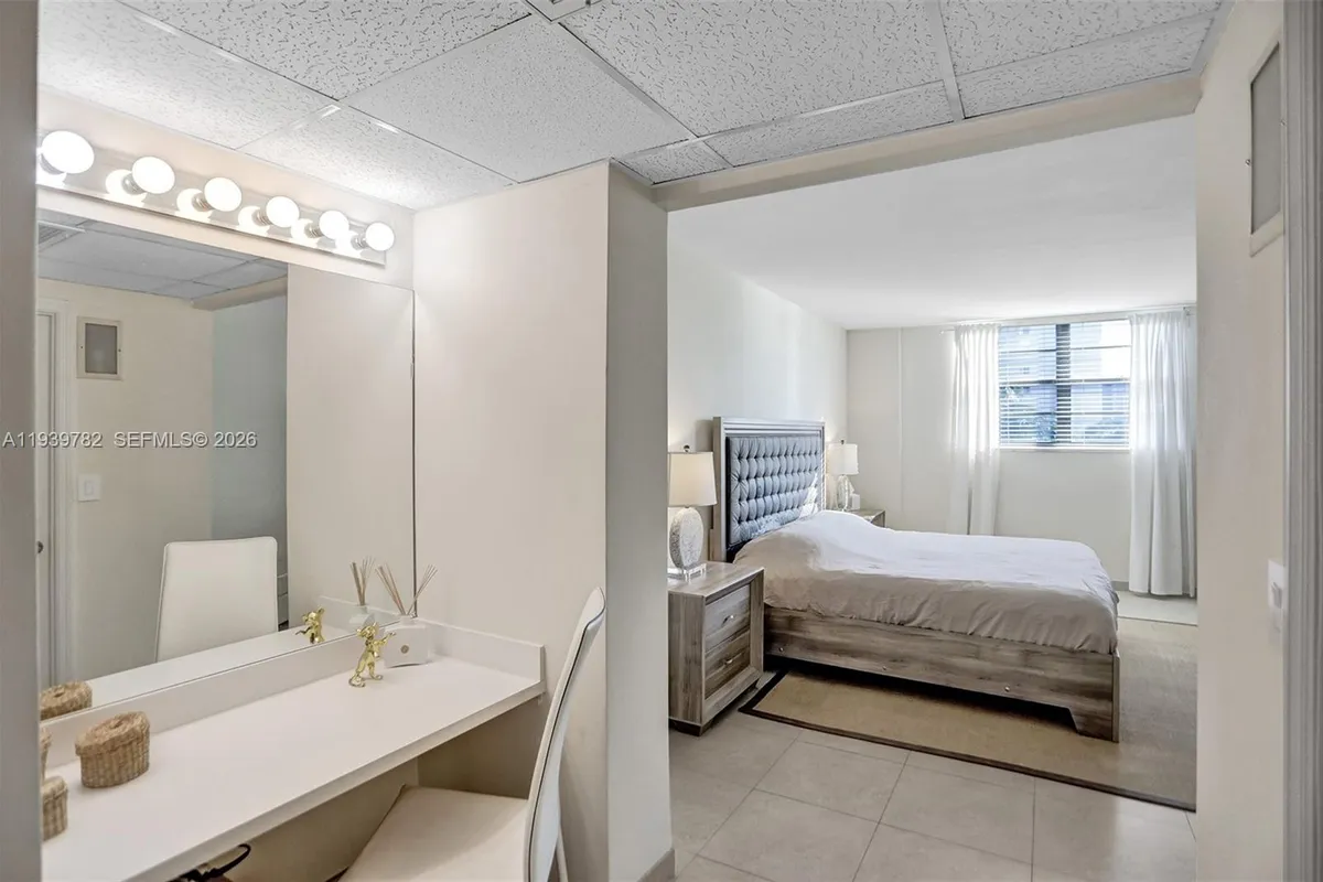 19390 Collins Ave # 302, Sunny Isles Beach FL 33160