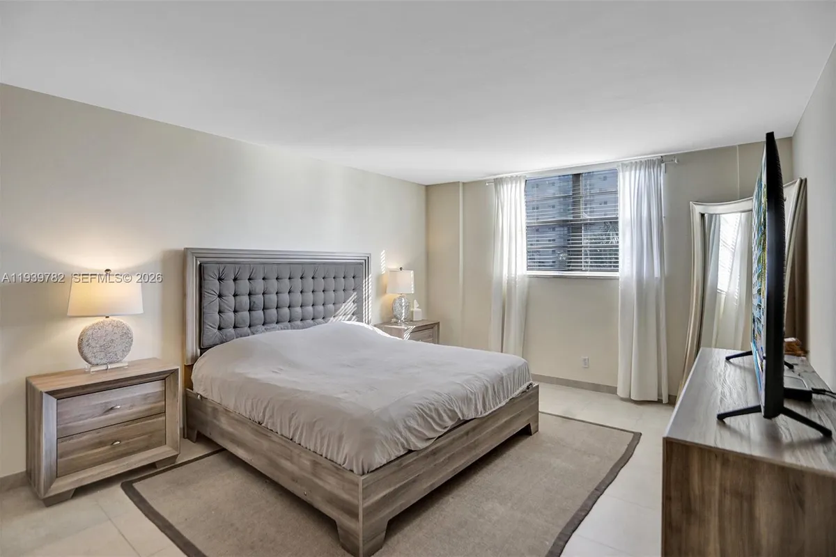 19390 Collins Ave # 302, Sunny Isles Beach FL 33160