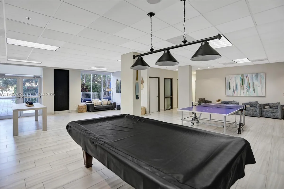 19390 Collins Ave # 302, Sunny Isles Beach FL 33160