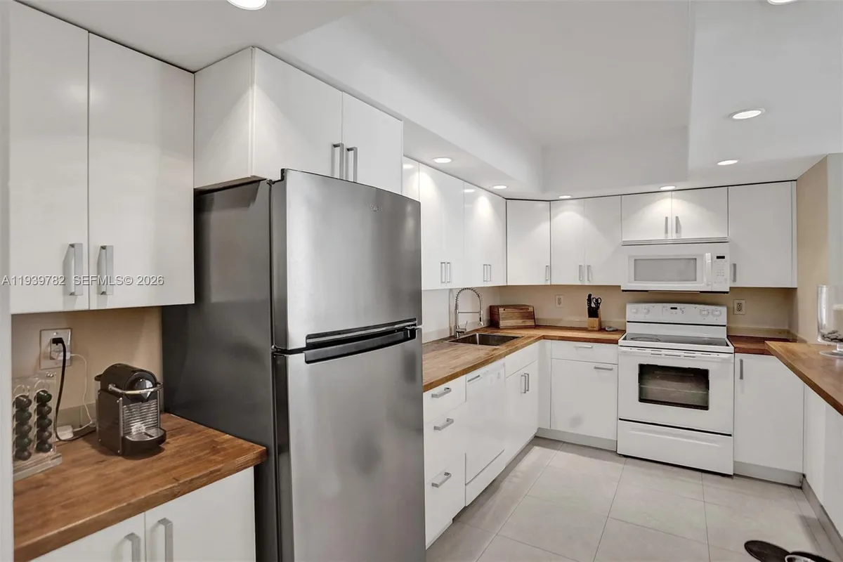 19390 Collins Ave # 302, Sunny Isles Beach FL 33160