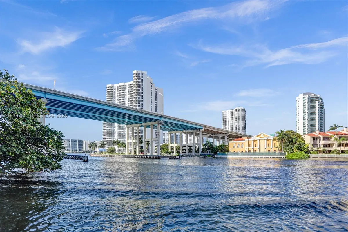 19390 Collins Ave # 302, Sunny Isles Beach FL 33160