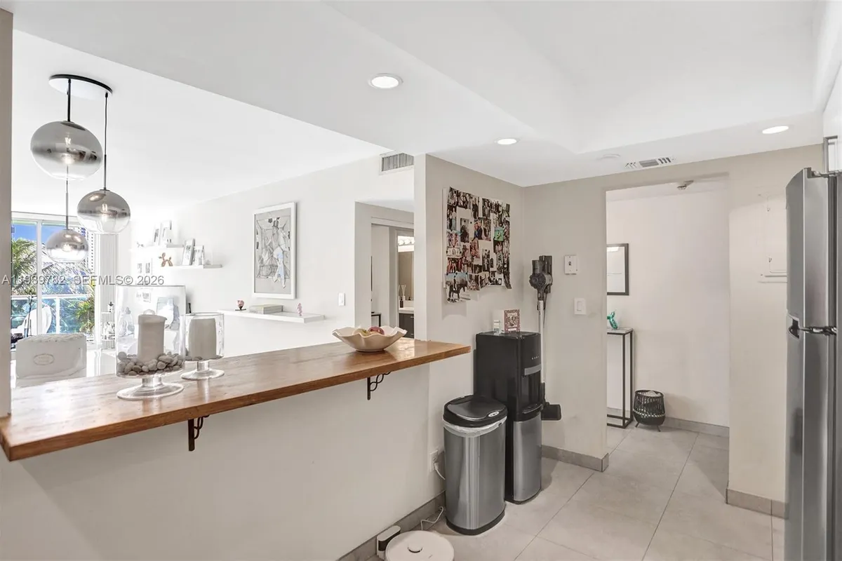 19390 Collins Ave # 302, Sunny Isles Beach FL 33160