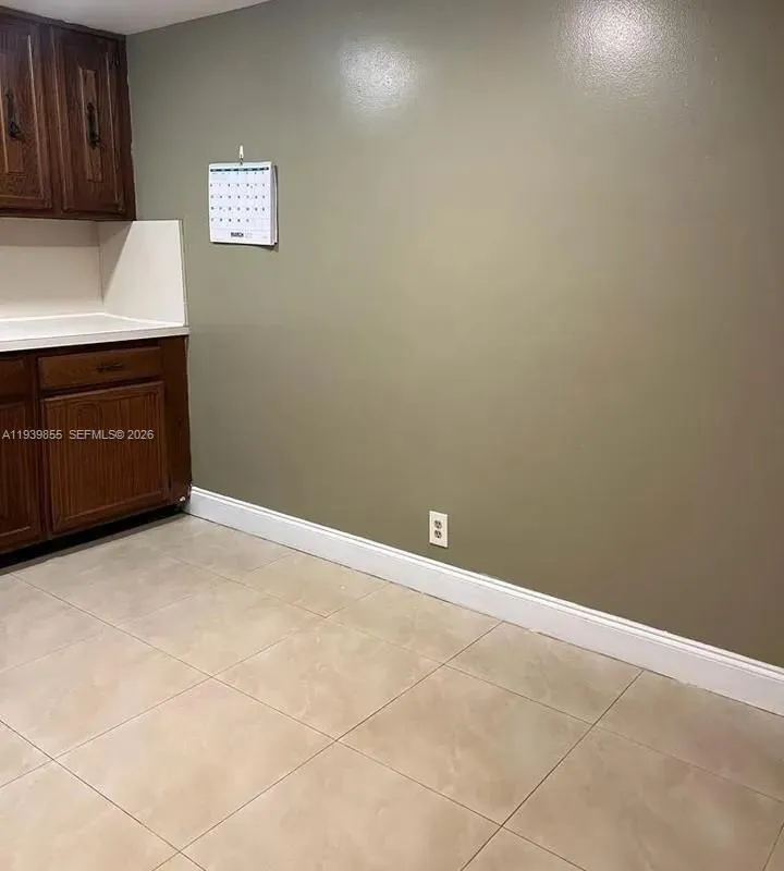 7552 Stirling Rd # 115, Davie FL 33024