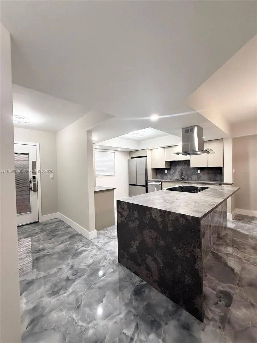 4930 E Sabal Palm Blvd # 206, Tamarac FL 33319