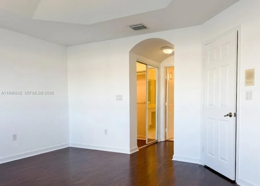 11541 NW 68th Ter, Doral FL 33178