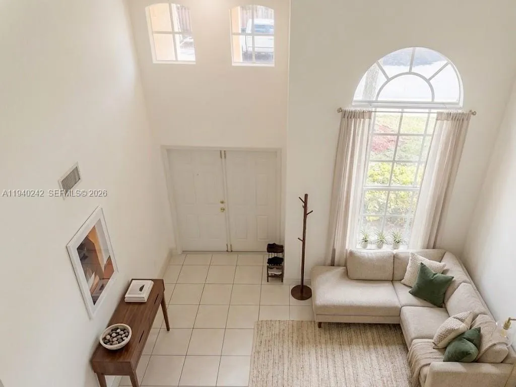 11541 NW 68th Ter, Doral FL 33178