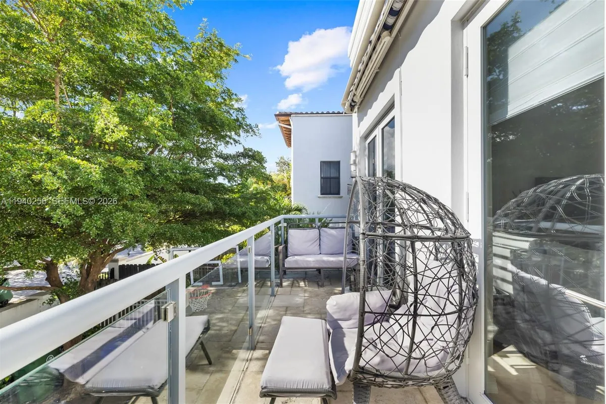 1317 NE 2nd St, Fort Lauderdale FL 33301