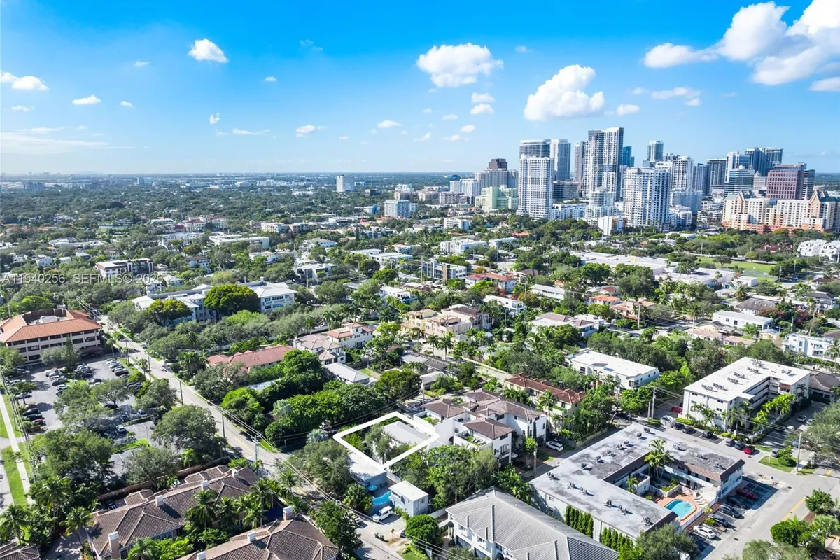 1317 NE 2nd St, Fort Lauderdale FL 33301