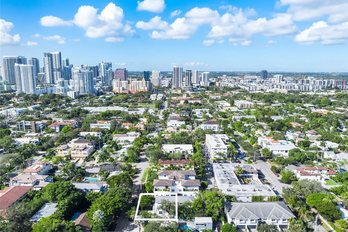 1317 NE 2nd St, Fort Lauderdale FL 33301