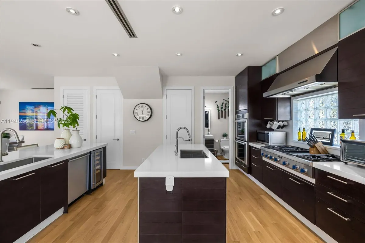 1317 NE 2nd St, Fort Lauderdale FL 33301