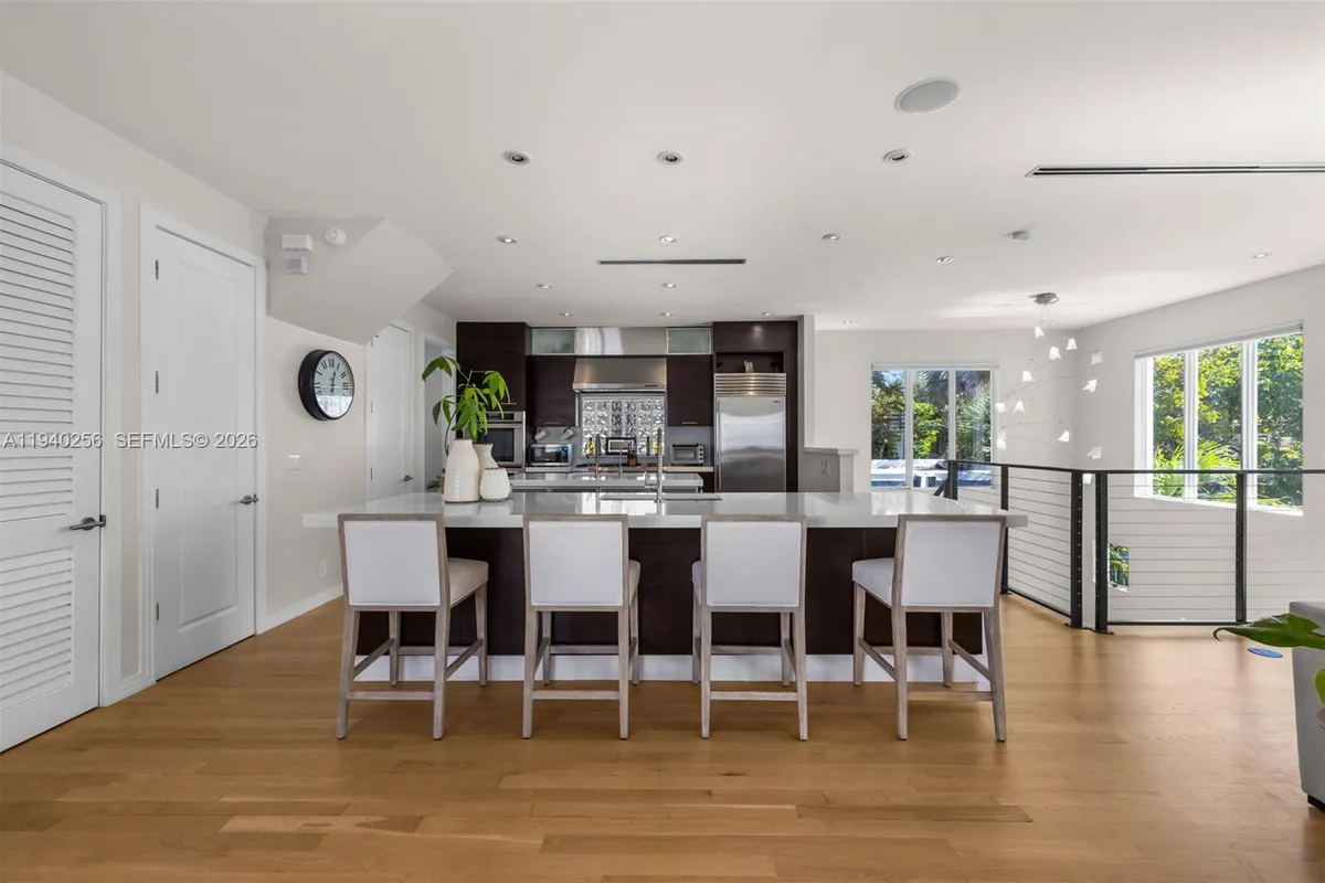 1317 NE 2nd St, Fort Lauderdale FL 33301