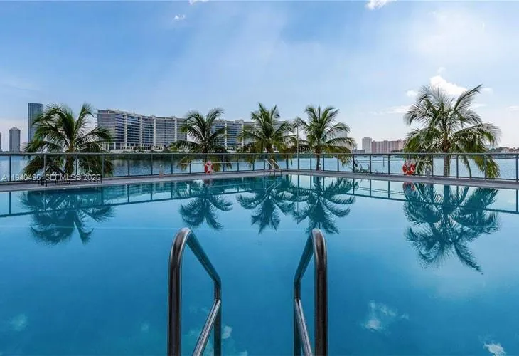 3300 NE 188th St, Aventura FL 33180