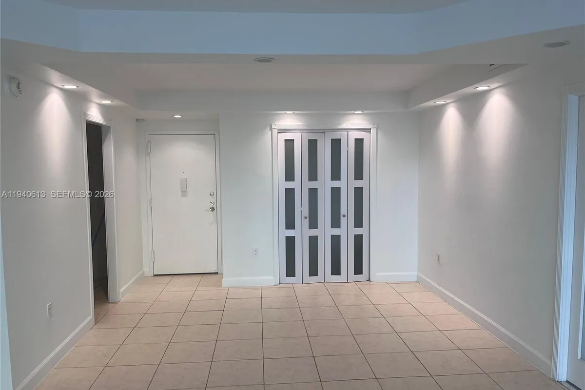 5750 Collins Ave # H, Miami Beach FL 33140