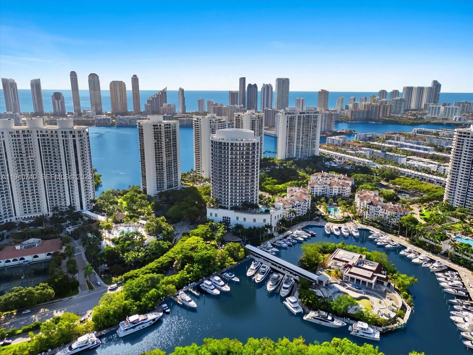 3 bedroom 3 bath for sale at 4100 Island Blvd # 1702, Aventura FL 33160