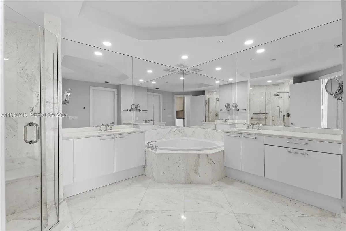 4100 Island Blvd # 1702, Aventura FL 33160