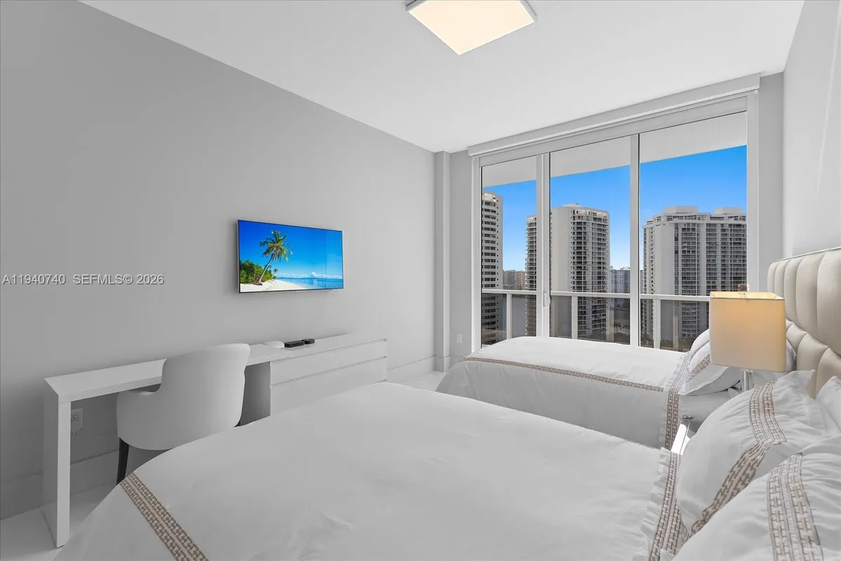 4100 Island Blvd # 1702, Aventura FL 33160