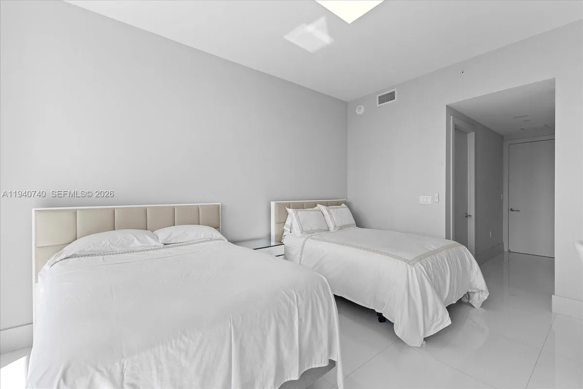 4100 Island Blvd # 1702, Aventura FL 33160