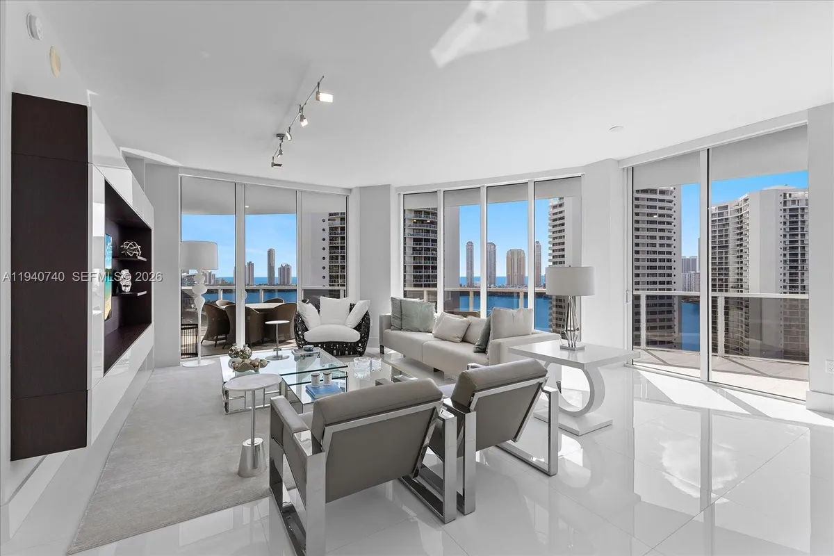 4100 Island Blvd # 1702, Aventura FL 33160