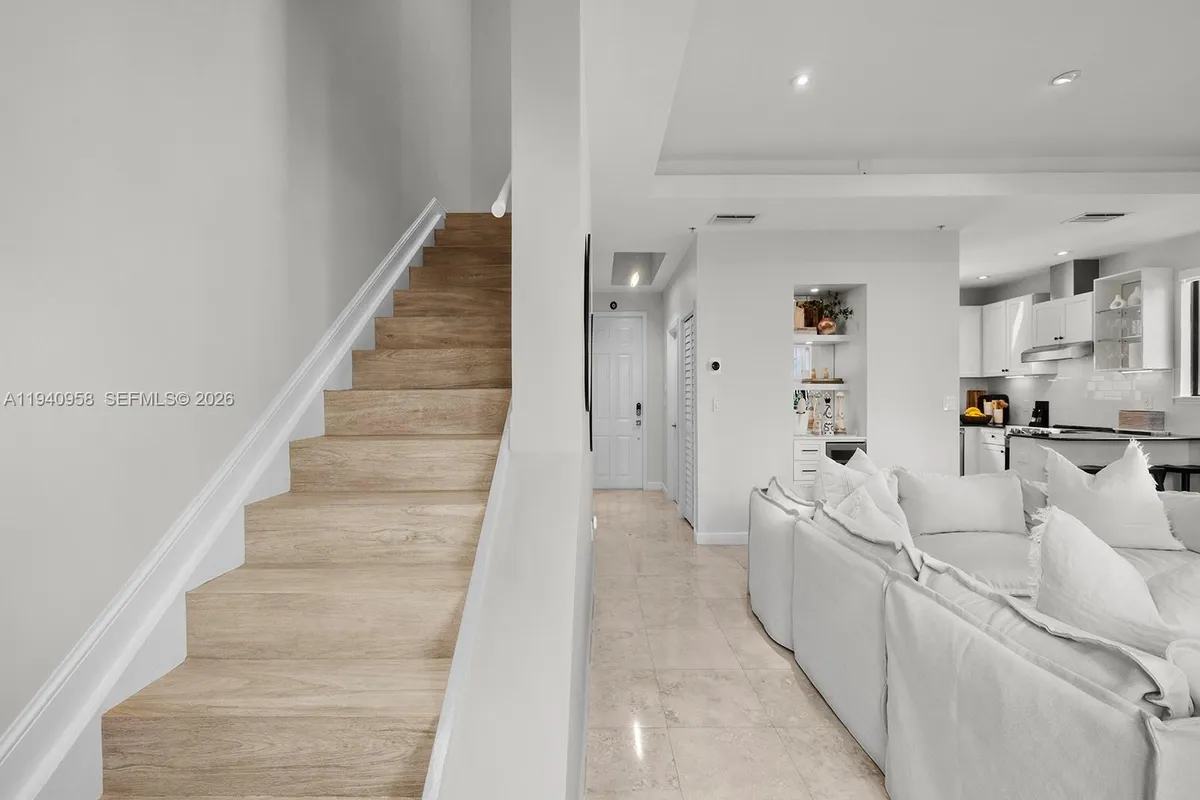 5864 SW 74th Ter # G, South Miami FL 33143