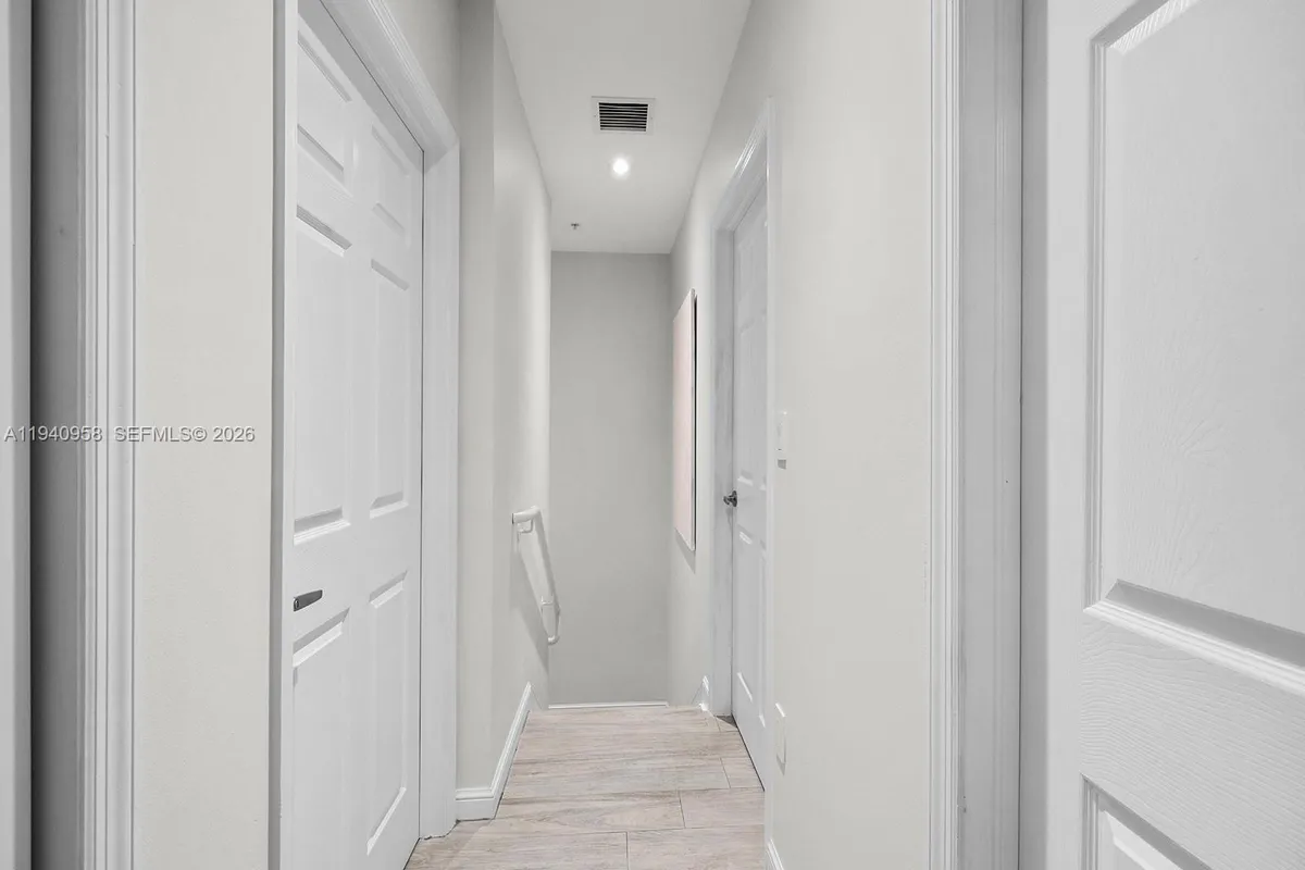 5864 SW 74th Ter # G, South Miami FL 33143